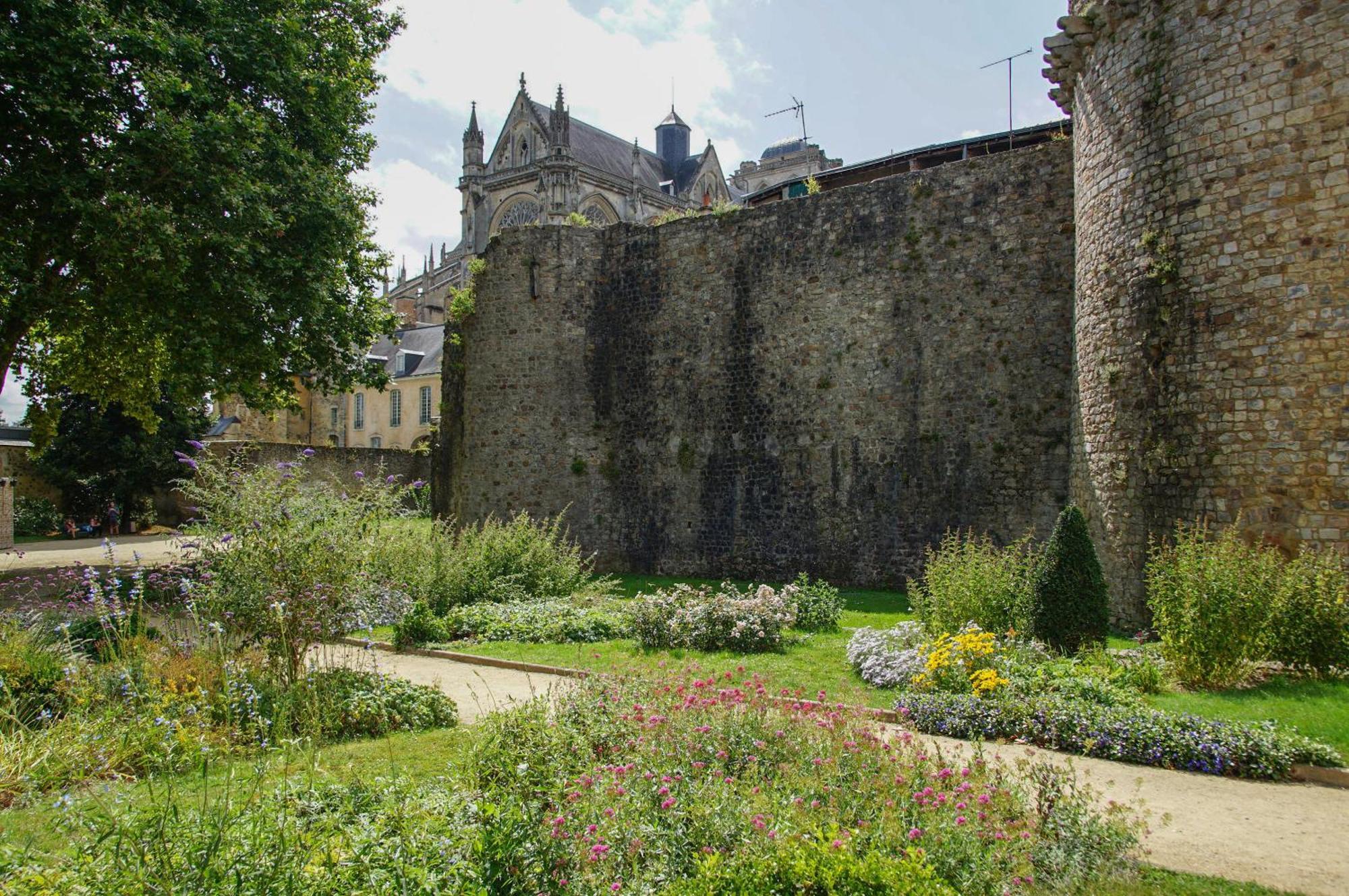 Maison Avec Vue Sur La Cathedrale Le Mans Exterior photo